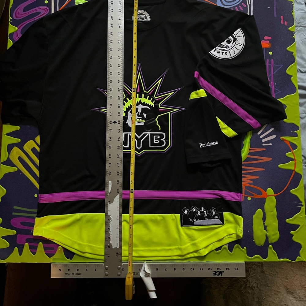 Size Large - Picture 2 of 16
